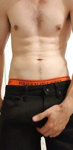 New jeans, new dick drop. Enjoy😉😉