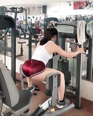 cant blame red shirt for creepin 👀