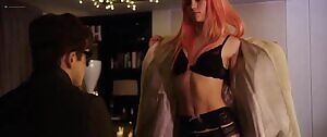 Suki Waterhouse sweet back plot in 'Billionaire Boys Club'