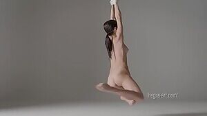 Magdalena nude anti gravity yoga - Hegre