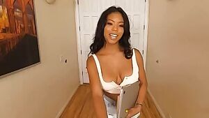 Nia Nacci 