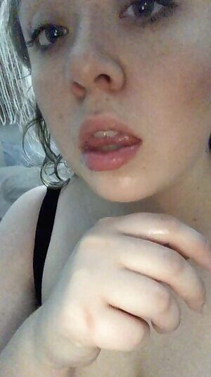 my favorite thing about spit play is how well it preps my mouth to take for cock 😛