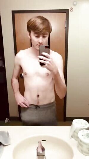 Loving these grey sweatpants