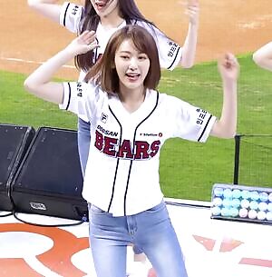 IZONE - Sakura
