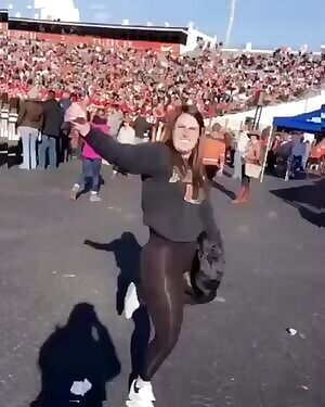 Leggings and buttcheeks.