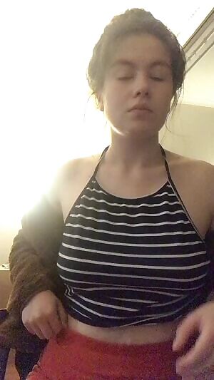 My bouncing boobs and i sleepy :(