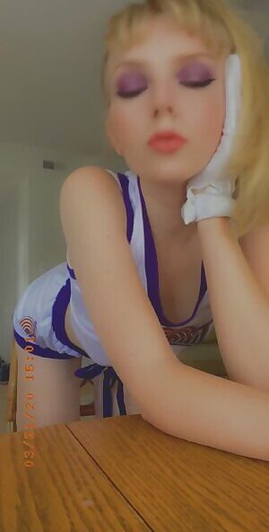 Lola is here to brighten your day~*