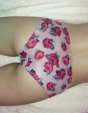 My first wedgie 🤔 I think I’ve developed a new kink... I’ll have to tell my master!