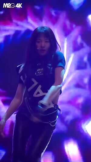 RED VELVET Seulgi Perfect Bodyline