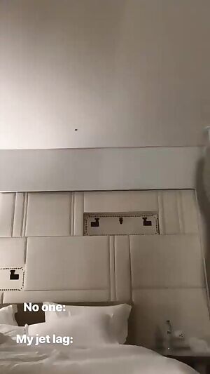 Alexis Ren sexy dance