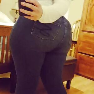 Mal fills those jeans nicely