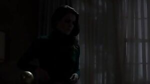 Keri Russel Getting Naked