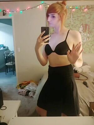 Something seems to be under my skirt o.o twitter -> whirlwindgrrl