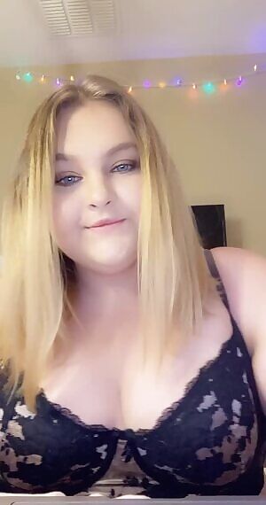 just messing around😋