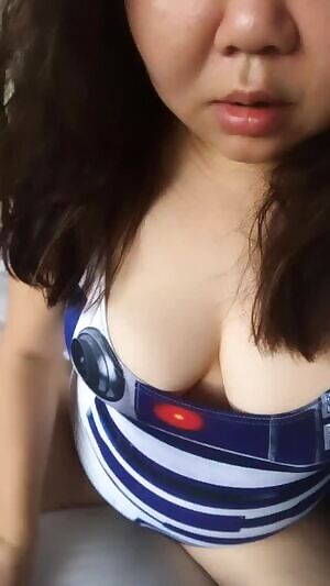 i’m a chubby robot short and stout. here are my buttons to spark your spout. may the ourth be with you.