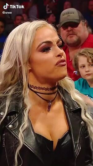 Liv getting wet