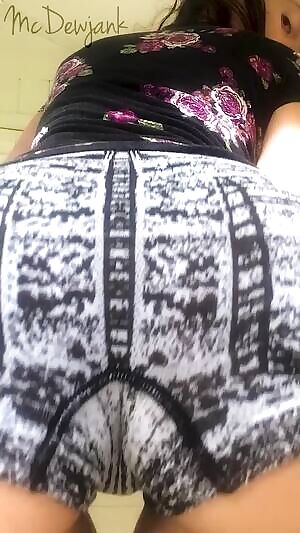 In case you've forgotten how my ass jiggles--here it is in your face :D