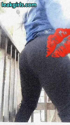 My friend twerking