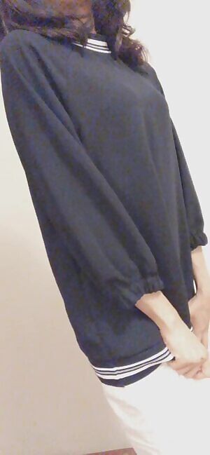 Do you like a bottomless office lady? 😘