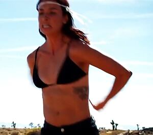 Cortney Palm in Dead Ant