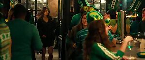 Alison Brie - How To Be Single