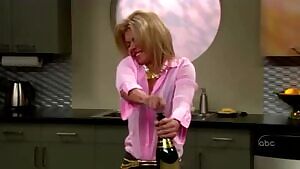 Kelly Ripa puts her mouth to good use