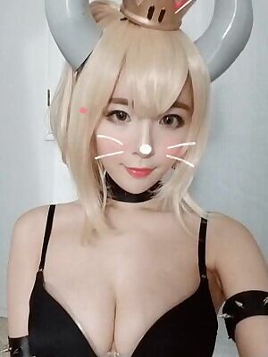 Bowsette Cosplay by Esther Lynn