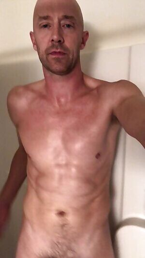 This wet shower needs a wet pussy