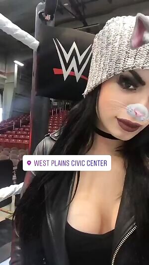 finna nut to Paige tonight