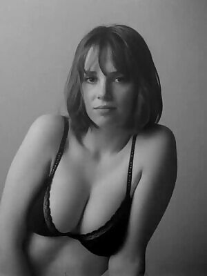 Maya Hawke has such GREAT RACK!