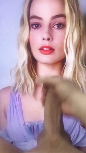 Margot Robbie 💦