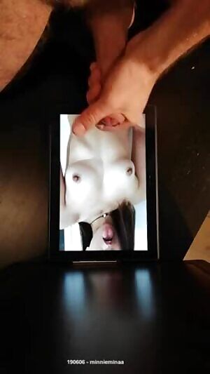 Looking for a verified redditor to tribute tonight - info in comments