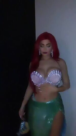 Kylie Jenner slutty costume