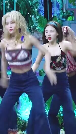 Twice - Momo, Mina, Dahyun & Jihyo