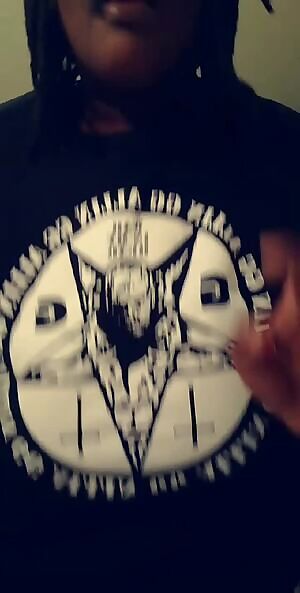 How do you feel about secret bathroom fucks? 🤫