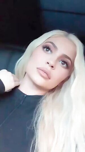 Kylie should remain a blonde from now on.