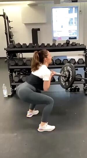 Minka Kelly
