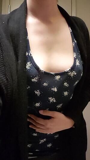 Best thing about having small boobs is that i almost never wear a bra 😉