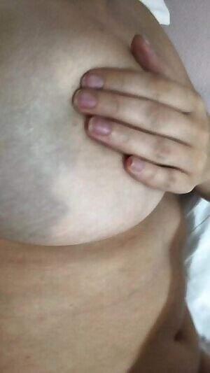 playing with my titties