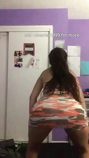 twerkin to Lexy Panterra