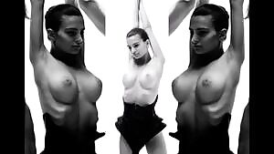 Emily Ratajkowski is DTF