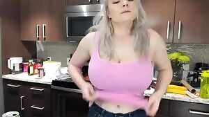 titty drop big boobs blonde