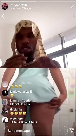 Girl twerks butt naked and shows her plug to 100k people on Tory Lanez IG live