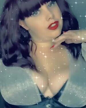 New To Kink? Don’t Be Shy... Mommy Will Guide You With My Experience And Knowledge... EXPERIENCED? I Will Push Your Limits And Make You Beg For More.