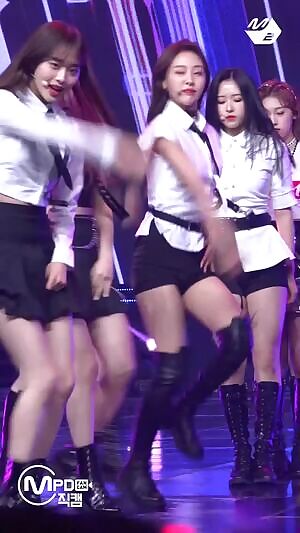 LOONA - Yves