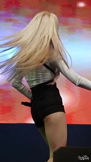 GAEUL - That ass!