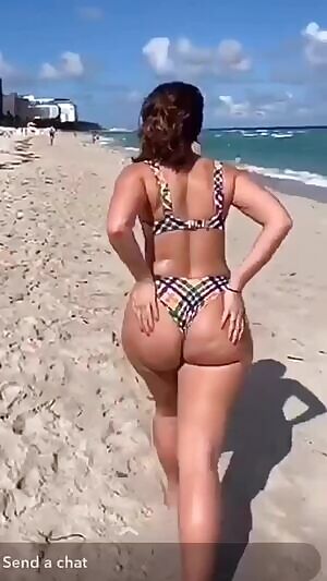 Loop of them cheeks