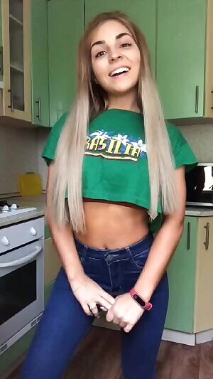 Hot latina twerking. wait for it...