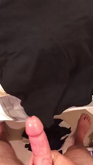 Rate my cumshot?