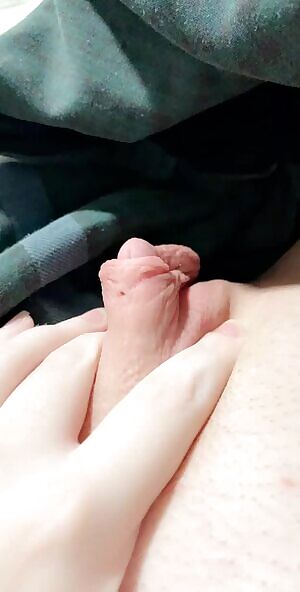 Clit big enough to wave around and jerk off, got some loving last night <3